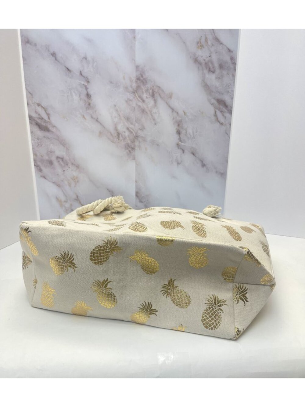 Kendall & James Pineapple Beach Tote NWT Gold Foil Canvas Bag - Picture 3 of 7